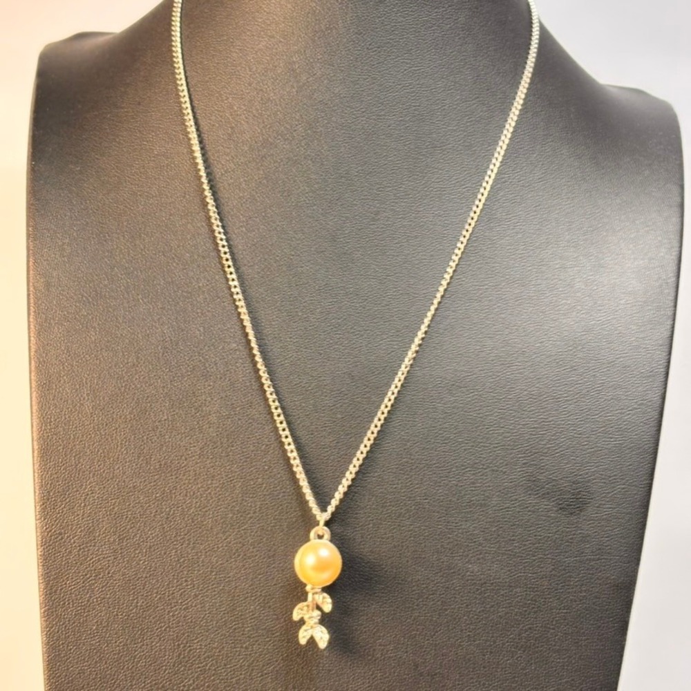 Faux Pearl Leaf Pendant Necklace Gold Silver Tone Boho Cottagecore Statement